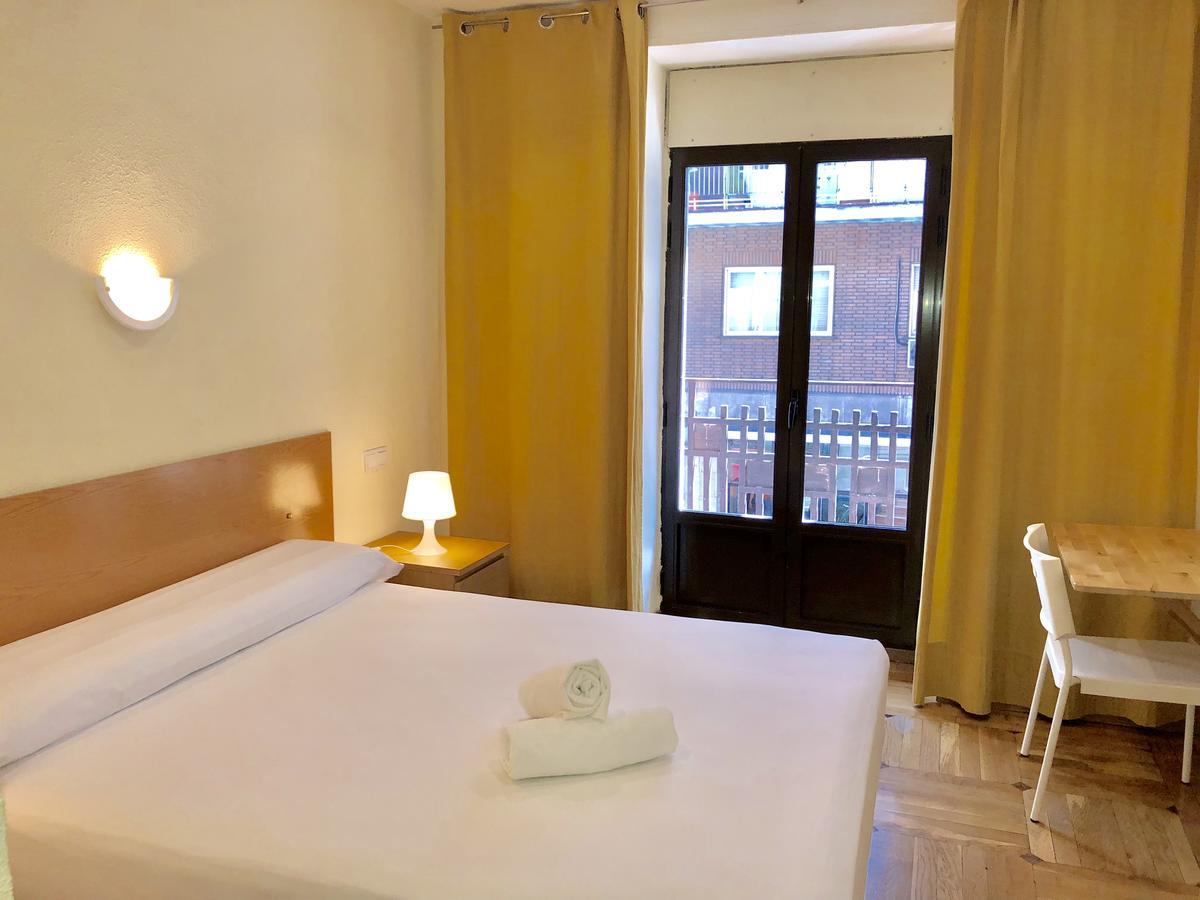 Hostal Arriaza Madryt Zewnętrze zdjęcie