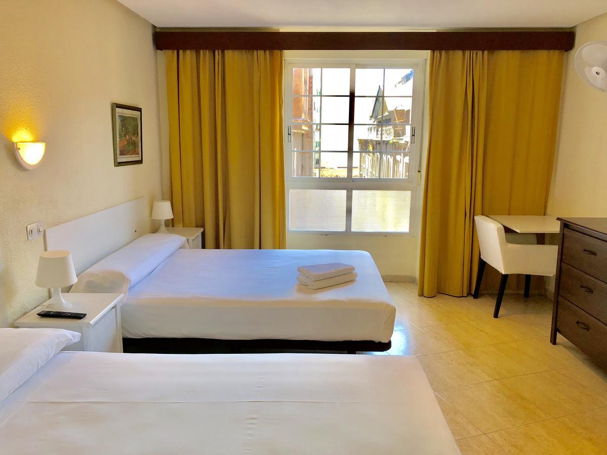 Hostal Arriaza Madryt Zewnętrze zdjęcie