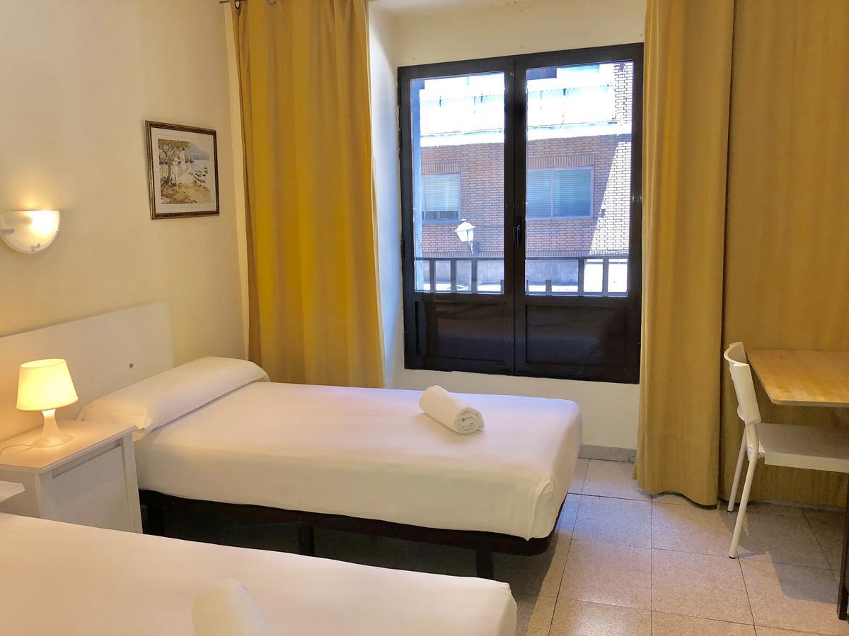 Hostal Arriaza Madryt Zewnętrze zdjęcie