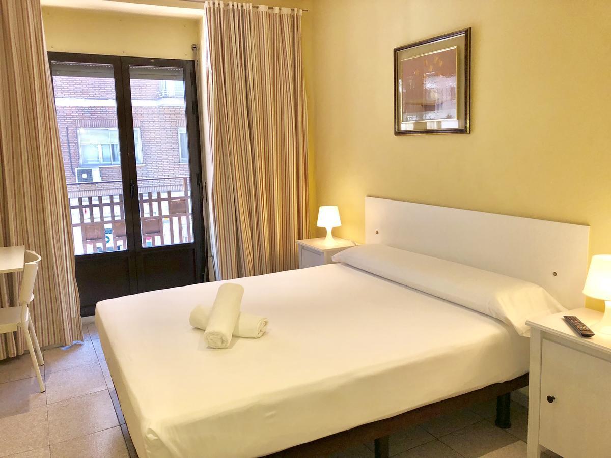 Hostal Arriaza Madryt Zewnętrze zdjęcie