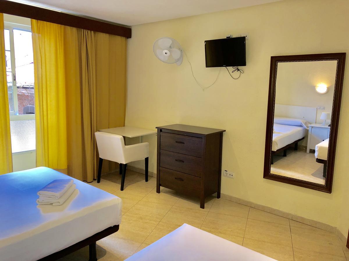 Hostal Arriaza Madryt Zewnętrze zdjęcie