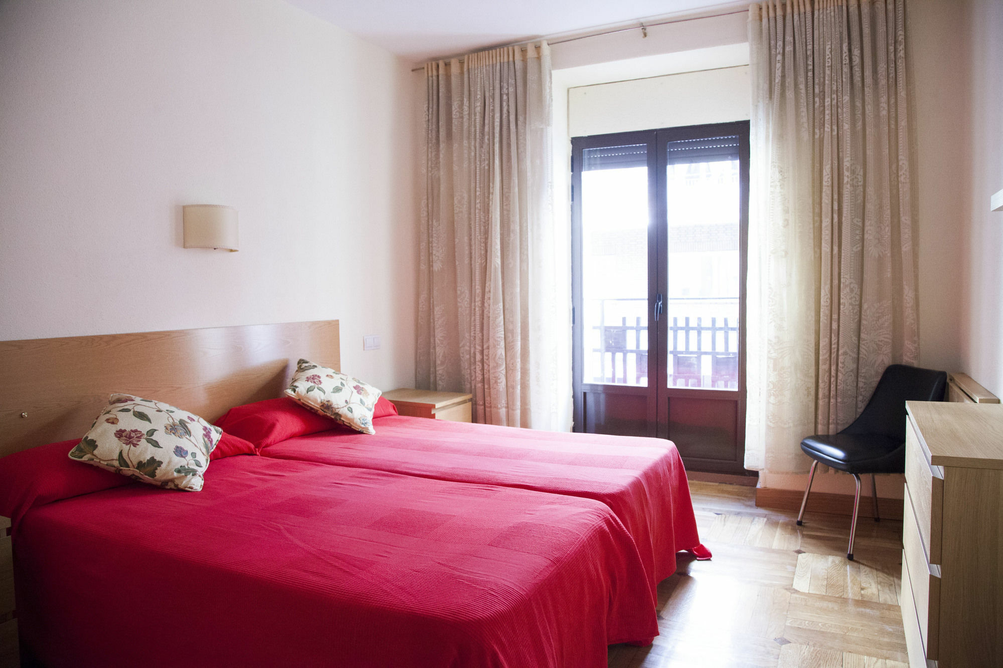 Hostal Arriaza Madryt Zewnętrze zdjęcie