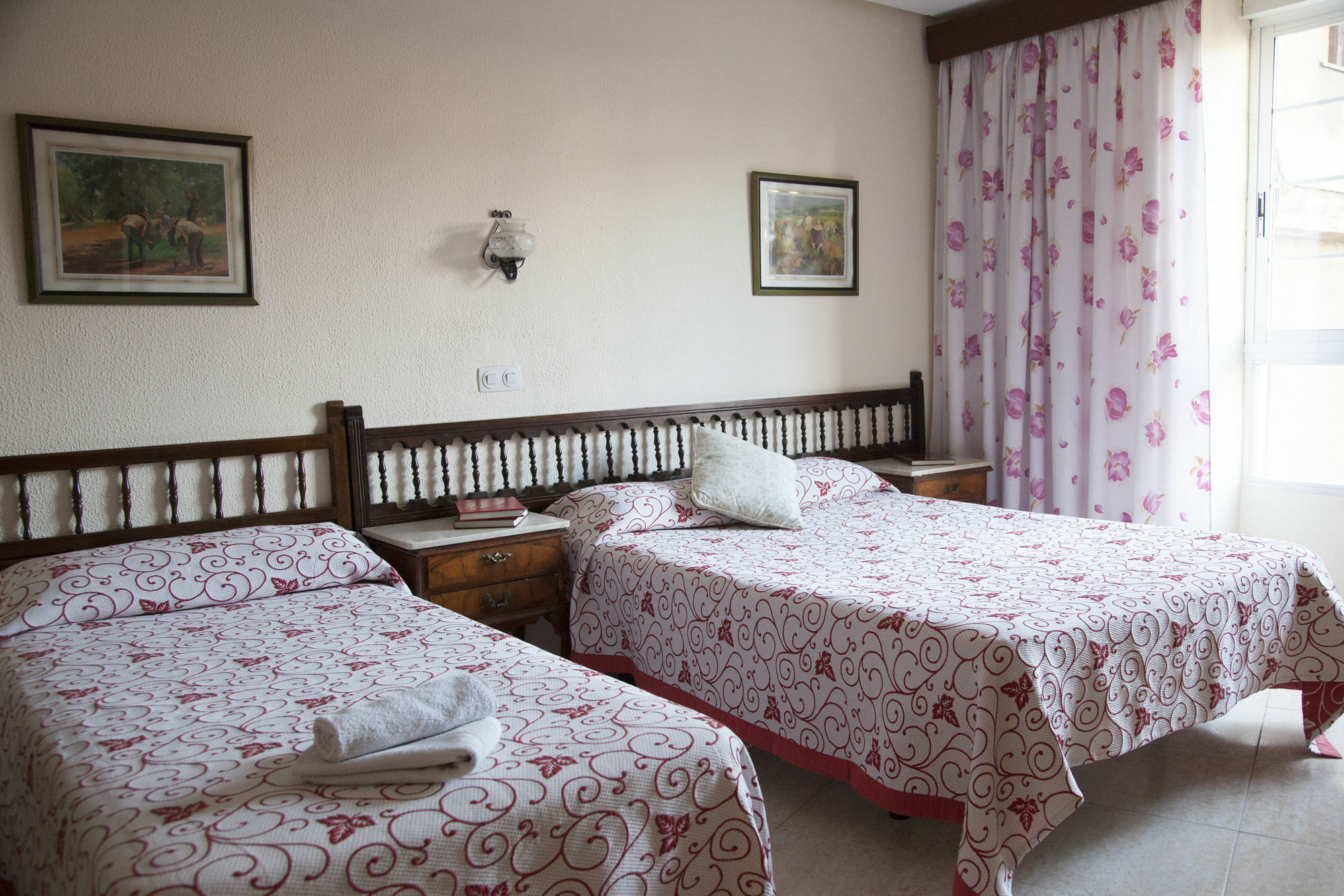 Hostal Arriaza Madryt Zewnętrze zdjęcie