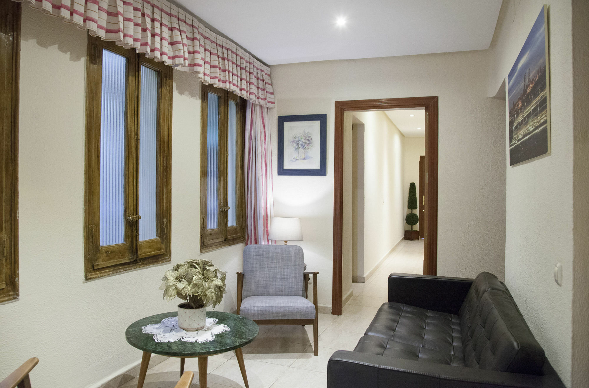 Hostal Arriaza Madryt Zewnętrze zdjęcie
