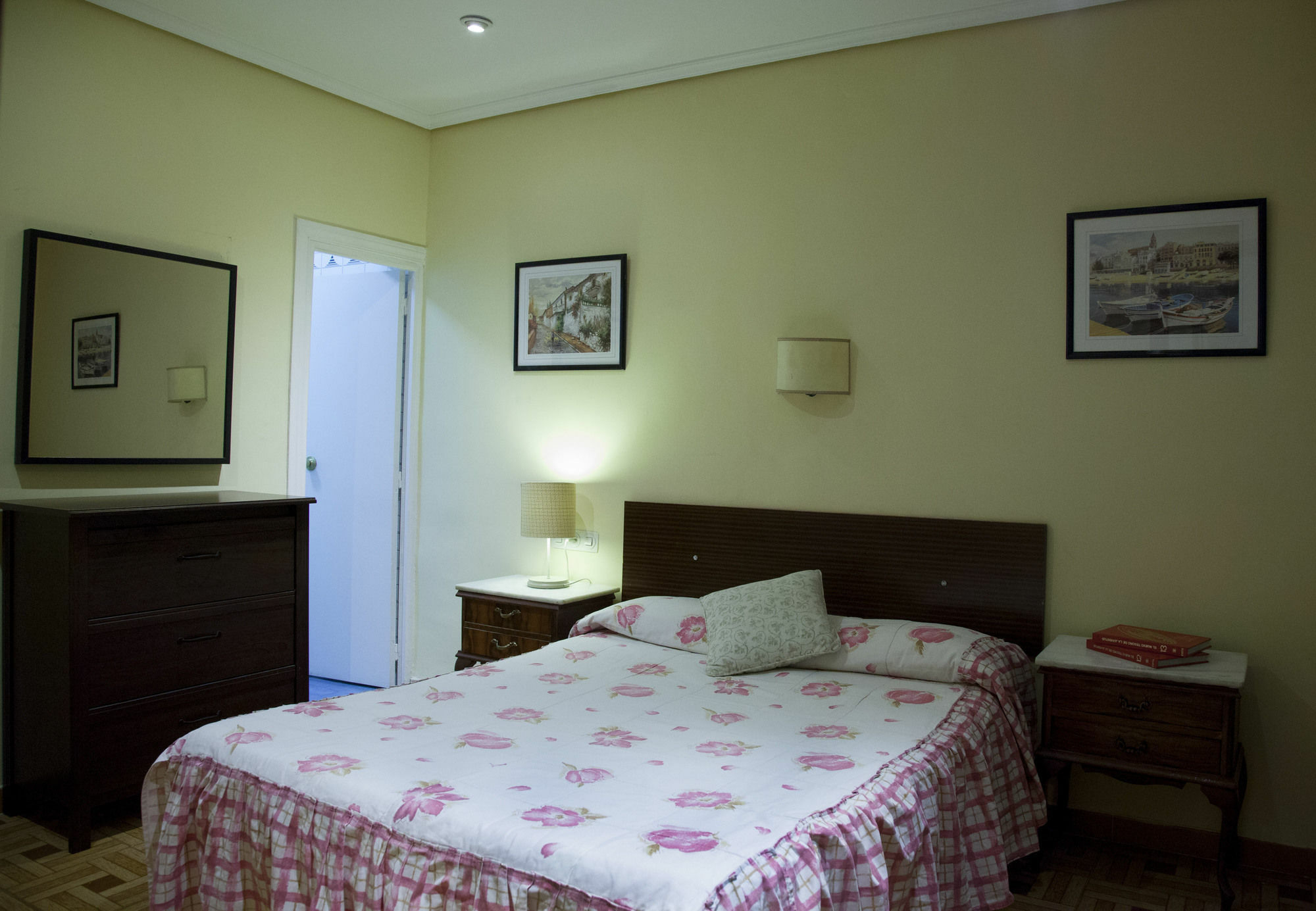 Hostal Arriaza Madryt Zewnętrze zdjęcie