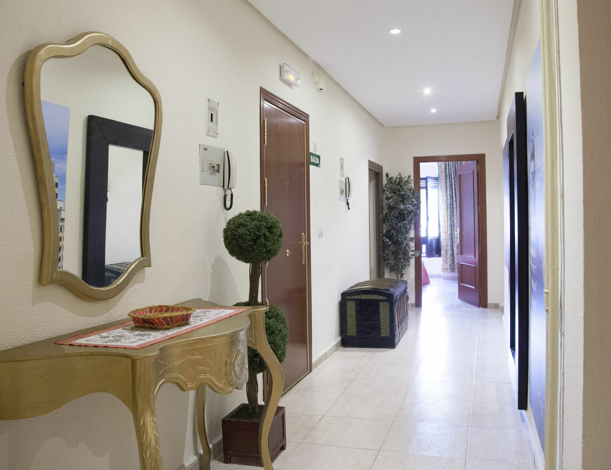 Hostal Arriaza Madryt Zewnętrze zdjęcie